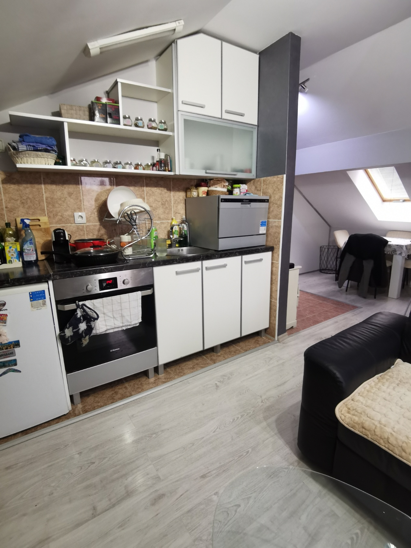 IMG-60b90abbb8b238a409c4f5f08cd7df67-V