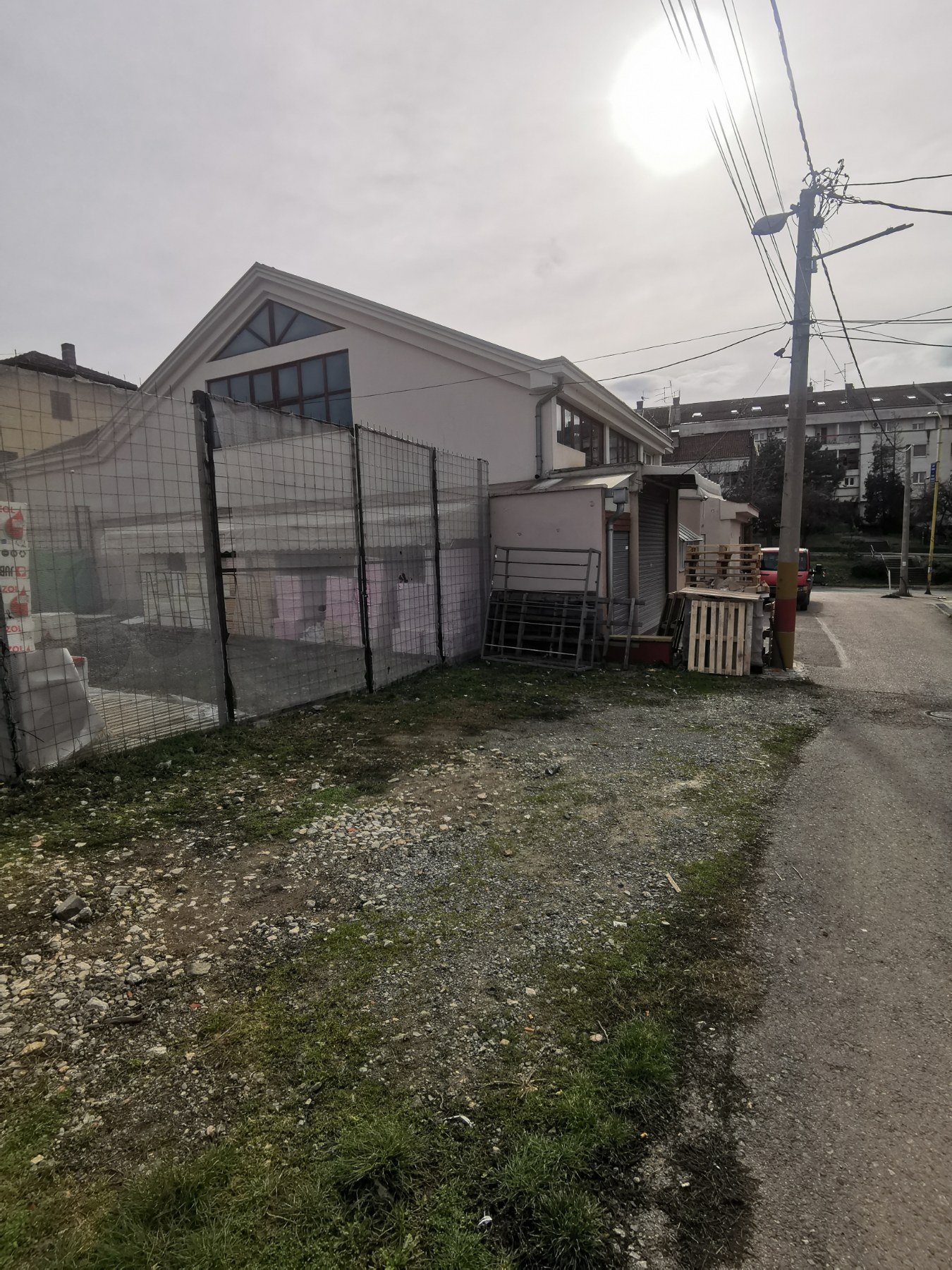 IMG-a2c66ce9efa83f4b81a54f9225d01936-V