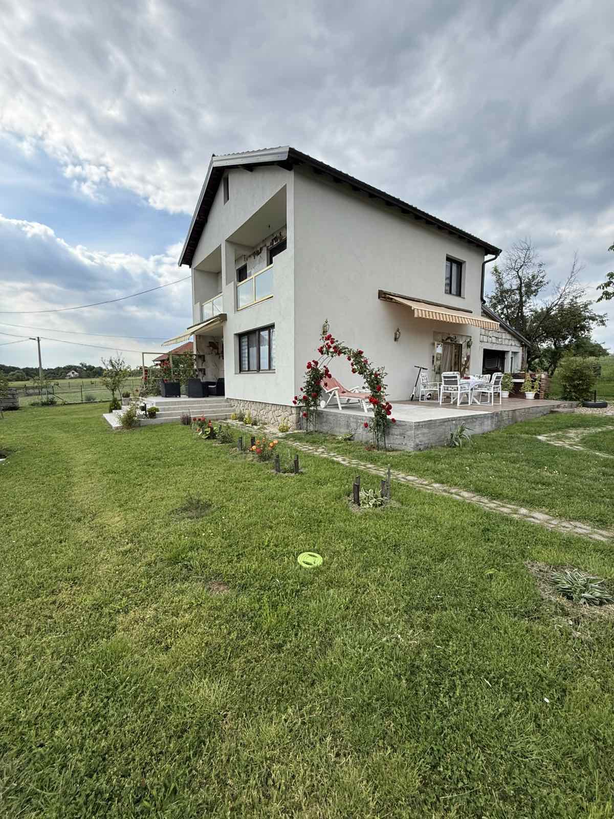 IMG-7885